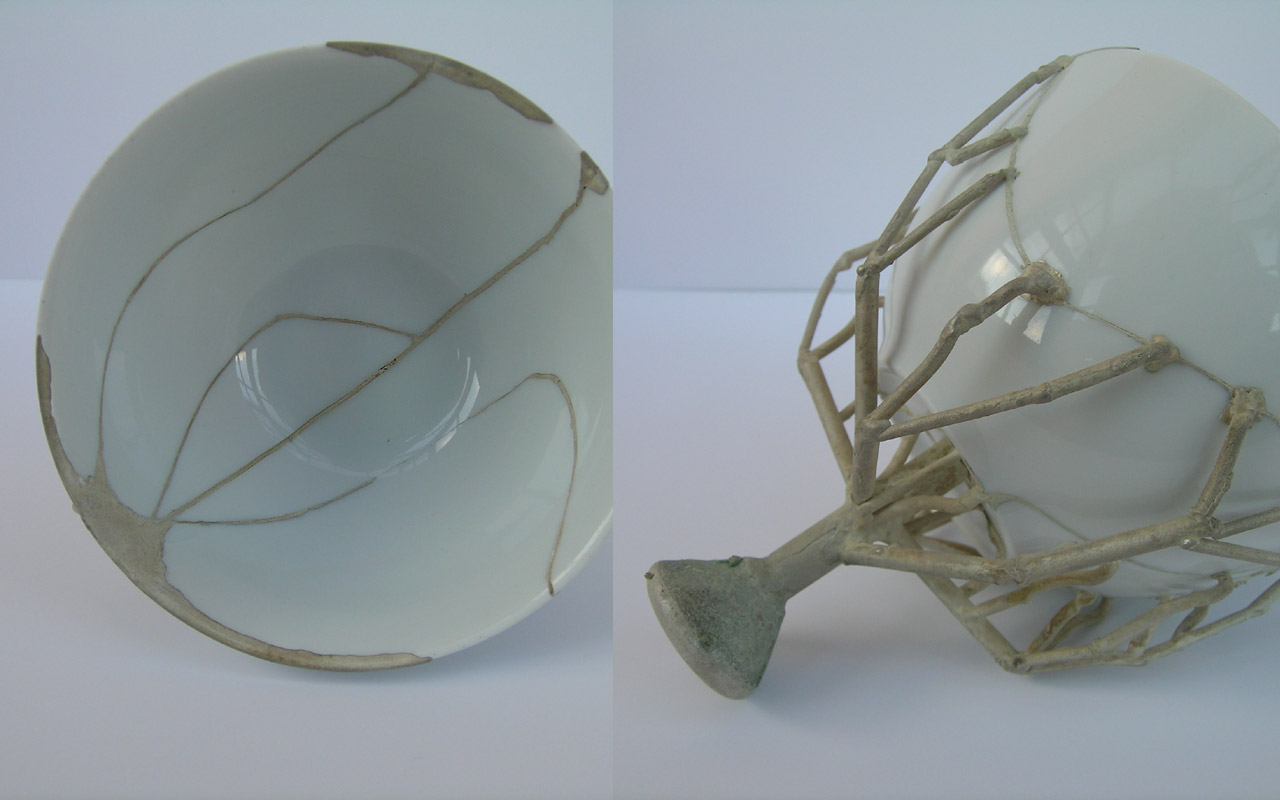 Keramikscherben mit Metall gegossen